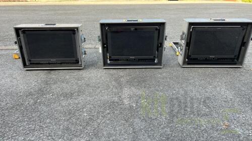 3x PANASONIC 1710 17" LCD MONITOR in flight case (3 units)