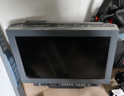 Barco NICB1224 24" HDSDI Grading LCD Monitor.