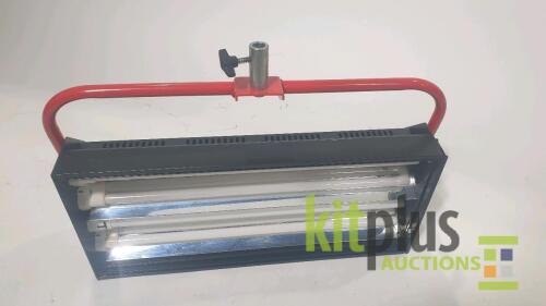 Photon Beard Highlight Flourescent Tube Light