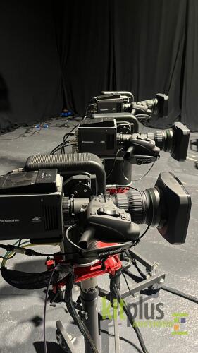 Panasonic UK-UB300 & Movicom Robyhead D1 Camera systems (Qty3) complete with lenses and controller *See description on bidding.