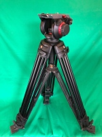 Manfrotto 504 HD Tripod head with legs, floor spreaders and pan bar in original carry bag. - 15