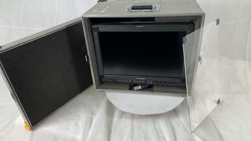 Panasonic Panasonic BT-LH1700WE Monitor in flightcase