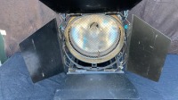 Strand 4/2.5w light unit with a lens kit contained in separate flight case. with Ballast and header cable. - 2