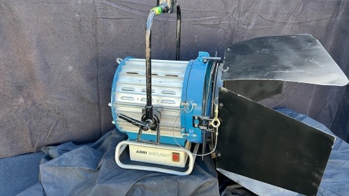 ARRI Arnold & Richter 1200W light unit with ballast and header lead