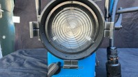 2x Arri Daylight compact 575 with 2x ballasts and 2x header cables - 7