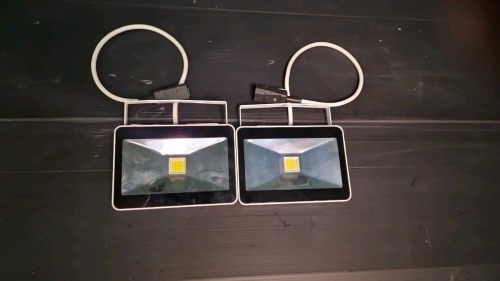 Qty 29 x 20W Enlite LED Floods