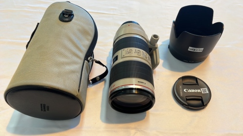 Canon Zoom Lens EF 70-200mm In Soft Case