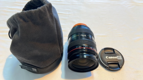 Canon Zoom Lens EF 24-70mm In Soft Case