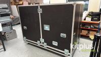 VERY Large Flight Case on wheels W140cm X H170cm X L220cm - 3