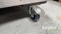 VERY Large Flight Case on wheels W140cm X H170cm X L220cm - 7