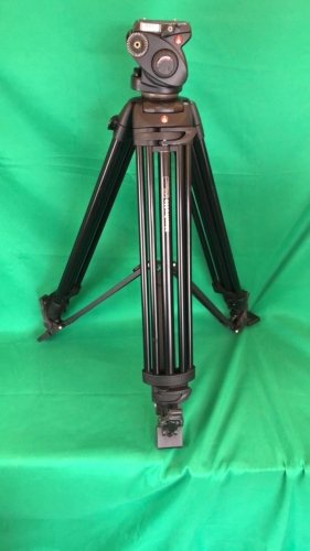 Manfrotto 501 HDV Tripod with 546GB legs with spreader bar and pan handle in soft case